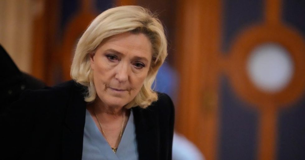 Αποκλεισμό της Λεπέν από τις προεδρικές εκλογές πρότεινε ο γενικός εισαγγελέας